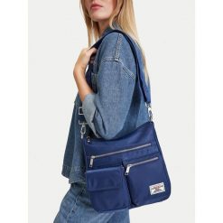 Torebka Guess Jeans. Niebieskie torebki do ręki damskie Guess Jeans, z aplikacjami, z jeansu, bez dodatków. Za 179.99 zł.