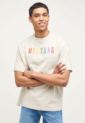 MUSTANG Męski T-shirt KOSZULKA NADRUK LOGO Aidan C Pride Moonstruck 1014017 2081. Koszulki polo męskie Mustang, m, bez wzorów, bez ramiączek. Za 89.99 zł.