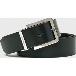 Calvin Klein - Pasek skórzany dwustronny z wymiennymi klamrami. Paski damskie marki Calvin Klein. Za 349.90 zł.