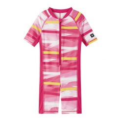 Kombinezon UPF 50+ dziecięcy Reima Vesihiisi. Czerwone kąpielówki dla chłopców Reima, bez wzorów. Za 149.99 zł.