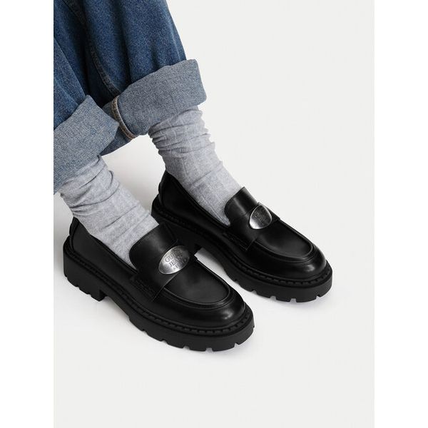Loafersy Guess Jeans. Czarne mokasyny damskie Guess Jeans, z jeansu. Za 249.99 zł.