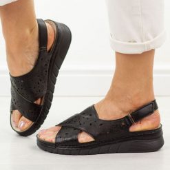 Czarne sandały damskie Vinceza 85209. Czarne sandały damskie VINCEZA, bez wzorów, z jeansu, bez obcasa, bez zapięcia. Za 139.00 zł.