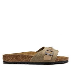 Klapki Birkenstock. Brązowe klapki damskie Birkenstock, bez wzorów, bez obcasa. Za 579.99 zł.