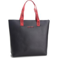 Torebka TOMMY JEANS - Tj Fem Boxy Tote AW0AW06033 002. Torebki do ręki damskie marki Tommy Jeans. W wyprzedaży za 419.00 zł.