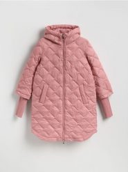 Długa kurtka z kapturem - brudny róż. Czerwone kurtki damskie Reserved, l, bez wzorów, z tkaniny, z kapturem. Za 179.99 zł.