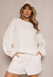 Jasnobeżowy Basicowy Komplet Szorty i Bluza Novirissa. Brązowe bluzy damskie Renee, na lato, bez wzorów, z materiału, bez kaptura. Za 99.99 zł.