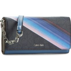 Torebka CALVIN KLEIN - Tin4 Large Trifold On Chan K60K602388 908. Listonoszki damskie marki Calvin Klein. W wyprzedaży za 309.00 zł.