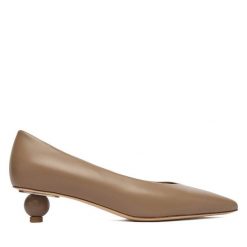 Czółenka Weekend Max Mara. Czółenka damskie Weekend Max Mara, bez wzorów, bez obcasa, bez zapięcia. Za 1,889.00 zł.