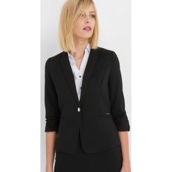 Taliowana marynarka z rękawami 3/4. Czarne żakiety damskie Orsay, z elastanu. Za 139.99 zł.
