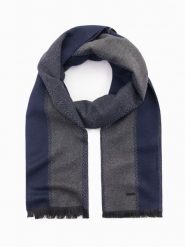 Elegancki męski szalik w geometryczne wzory – granatowo-szary V1. Niebieskie szaliki męskie Ombre Clothing, bez wzorów, z bawełny. Za 109.99 zł.