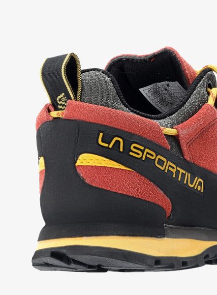Buty podejściowe męskie La Sportiva Boulder X. Czarne trekkingi męskie La Sportiva, trekkingowe. Za 824.85 zł.
