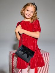 Torebka kuferek z ozdobną kokardą - czarny. Czarne torby i plecaki dziecięce Sinsay. Za 19.99 zł.