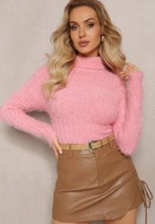 Jasnoróżowy Golf z Puchatego Materiału z Wełną i Długim Rękawem Geolla. Czerwone swetry damskie Renee, na jesień, bez wzorów, z wełny, bez kołnierzyka, bez ramiączek, długie, bez kaptura. Za 34.99 zł.