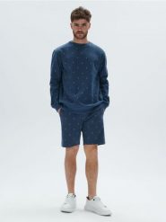 Szorty slim - niebieski. Niebieskie szorty męskie Sinsay, l, bez wzorów, z bawełny. Za 29.99 zł.