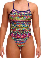 Strój kąpielowy Funkita Packed Up - Twisted. Brązowe kostiumy jednoczęściowe damskie FUNKITA, s, bez wzorów, z elastanu, wakacyjne, do pływania. Za 259.00 zł.