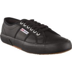 Superga czarne 2750 Efglu A09. Czarne trampki i tenisówki damskie Superga, bez wzorów, z materiału, klasyczne, bez zapięcia. W wyprzedaży za 259.00 zł.