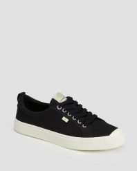 Buty sportowe Cariuma OCA Low Black Canvas Unisex. Czarne obuwie sportowe damskie CARIUMA, bez wzorów, z gumy, trekkingowe. Za 318.50 zł.