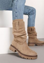 Ciemnobeżowe Ekozamszowe Botki z Marszczeniem przy Cholewce Zdobione Prążkowaną Wstawką Eloretina. Brązowe botki damskie Renee, z jeansu, eleganckie, bez obcasa, na obcasie, bez zapięcia. Za 139.99 zł.