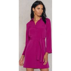 Trendyol Sukienka wiązana z talii - Pink,Purple. Sukienki damskie Trendyol, w paski, z poliesteru. W wyprzedaży za 42.59 zł.