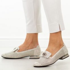 Złote ażurowe skórzane półbuty damskie Cambell 35304. Żółte półbuty damskie Cambell, na lato, w ażurowe wzory, z materiału, eleganckie, z okrągłym noskiem, bez obcasa, na obcasie, bez zapięcia. Za 229.00 zł.