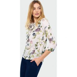 Bluzka z ozdobnym wiązaniem. Bluzki damskie marki Greenpoint. Za 29.99 zł.