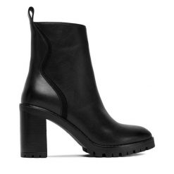 Botki JENNY. Czarne botki damskie Jenny, bez obcasa, na słupku, bez zapięcia. Za 179.99 zł.