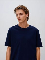 T-shirt regular z bawełny - granatowy. Niebieskie t-shirty męskie Reserved, l, bez wzorów, z bawełny, bez kołnierzyka. Za 49.99 zł.