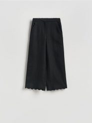 Spodnie z lnem - czarny. Czarne spodnie materiałowe damskie Reserved, l, bez wzorów, z wiskozy. Za 139.99 zł.