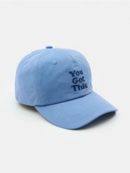 Czapka z daszkiem z haftowanym napisem You Got This - błękitny. Niebieskie czapki i kapelusze damskie Sinsay, bez wzorów. Za 19.99 zł.
