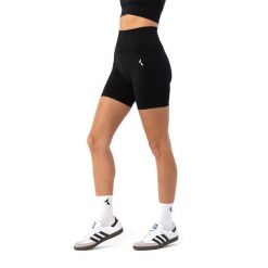 Spodenki treningowe damskie Carpatree Blaze Seamless. Czarne szorty sportowe damskie Carpatree, l, bez wzorów, z materiału, sportowe, na fitness i siłownię. Za 79.99 zł.