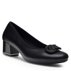 Czółenka Lasocki. Czarne czółenka damskie Lasocki, bez wzorów, bez obcasa, bez zapięcia. Za 179.99 zł.