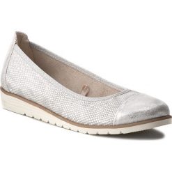 Baleriny LASOCKI BENITA-02. Niebieskie baleriny damskie Lasocki, bez wzorów, z nubiku, bez obcasa. W wyprzedaży za 89.98 zł.