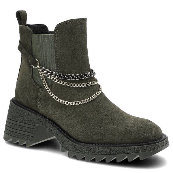 Botki damskie Karino, cholewka ze skóry naturalnej zamszowej wsuwana konstrukcja z elastyczną wstawką ozdobne łańcuchy masywna podeszwa z wyraźnym bi. Zielone kozaki damskie Karino, z materiału, bez obcasa. Za 382.99 zł.