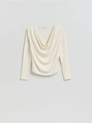 Bluzka z wiskozą - kremowy. Białe bluzki damskie Reserved, l, bez wzorów, z dzianiny, bez kołnierzyka, bez ramiączek. Za 69.99 zł.