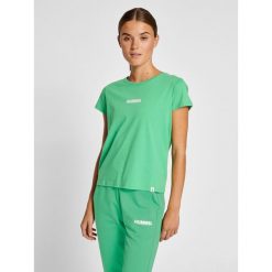 Koszulka damska Hummel Legacy. Zielone koszulki sportowe damskie Hummel, bez wzorów, z bawełny, bez kołnierzyka, bez ramiączek, do piłki nożnej. W wyprzedaży za 72.40 zł.