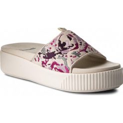 Klapki PUMA - Platform Slide Digtl Emb Wns 367287 01 Whisper White/Silver/Purple. Klapki damskie marki Puma. W wyprzedaży za 189.00 zł.