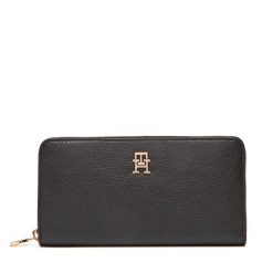 Portfel Tommy Hilfiger. Czarne portfele damskie Tommy Hilfiger, bez wzorów. Za 259.99 zł.