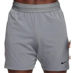 Odzież Męskie Nike. Szara szorty męskie Nike, na lato, m, bez wzorów. Za 283.99 zł.