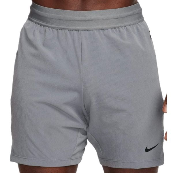 Odzież Męskie Nike. Szara szorty męskie Nike, na lato, m, bez wzorów. Za 283.99 zł.