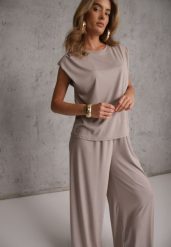 Beżowy Lejący Komplet Letni z Wiskozą Bluzka i Spodnie Wide Leg Nanassa. Brązowe t-shirty i topy dla dziewczynek Renee, bez wzorów, z tkaniny, bez ramiączek. Za 139.99 zł.