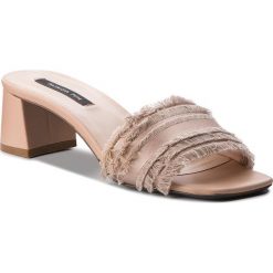 Klapki PATRIZIA PEPE - 2V8049/A3CV-R511 Butterfly Rose. Brązowe klapki damskie Patrizia Pepe, z materiału. W wyprzedaży za 469.00 zł.