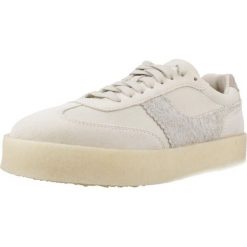 Buty CLARKS TOR 80 Beżowy. Brązowe obuwie sportowe damskie Clarks, bez wzorów, z materiału, na fitness i siłownię. Za 470.99 zł.