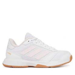 Buty halowe adidas. Białe obuwie sportowe damskie Adidas, bez wzorów. Za 299.99 zł.