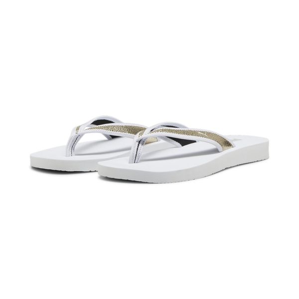 Damskie klapki Sandy Flip PUMA White Gold. Białe klapki damskie Puma, bez wzorów, z materiału, wakacyjne, bez obcasa. Za 129.99 zł.