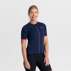 Koszulka rowerowa damska Rogelli Essential. Czerwone obuwie sportowe damskie Rogelli, bez wzorów, rowerowe. W wyprzedaży za 93.00 zł.