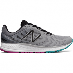 New Balance Vazee Pace WPACECN2. Obuwie sportowe damskie marki New Balance. W wyprzedaży za 299.99 zł.