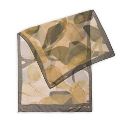 Szal damski Anekke, wykonany z lekkiego materiału tekstylnego z artystycznym wzorem, kolorowy, 42470-041. Szare szaliki i chusty damskie Anekke, z aplikacjami, eleganckie. Za 119.00 zł.