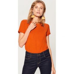 Koszulka oversize - Pomarańczo. Różowe bluzki damskie Mohito, l, bez wzorów, bez kołnierzyka. W wyprzedaży za 19.99 zł.