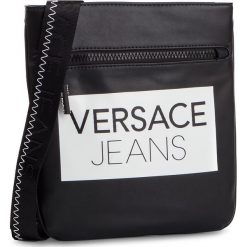 Saszetka VERSACE JEANS - E1YTBB40 71118 MI9. Czarne saszetki męskie Versace Jeans, z jeansu, młodzieżowe. W wyprzedaży za 269.00 zł.