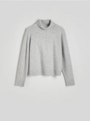 Wełniany sweter z kaszmirem - jasnoszary. Szare swetry damskie Reserved, l, bez wzorów, z dzianiny, bez kołnierzyka, bez ramiączek, bez kaptura. W wyprzedaży za 199.99 zł.